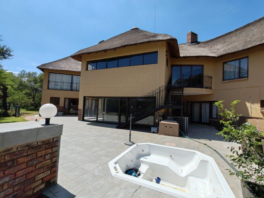 5 Bedroom Property for Sale in Boschenvaal River Front Lodges Free State